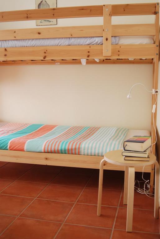 Cama em Dormitório Misto com 6 Camas